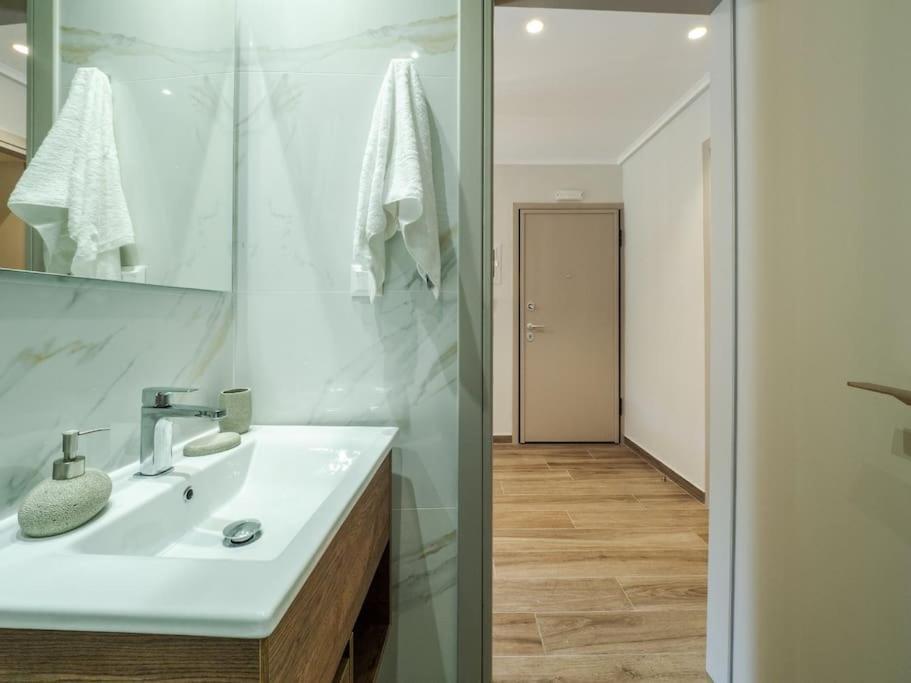 Soma Lux Apartment! *